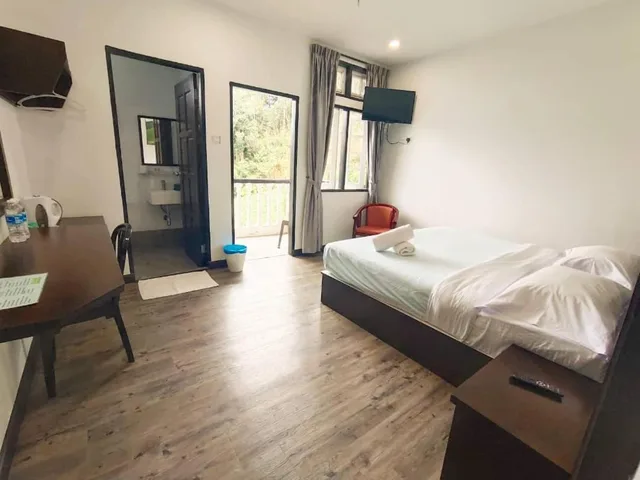 غرفة بسرير كينج بشرفة، Hillview Inn 5/6