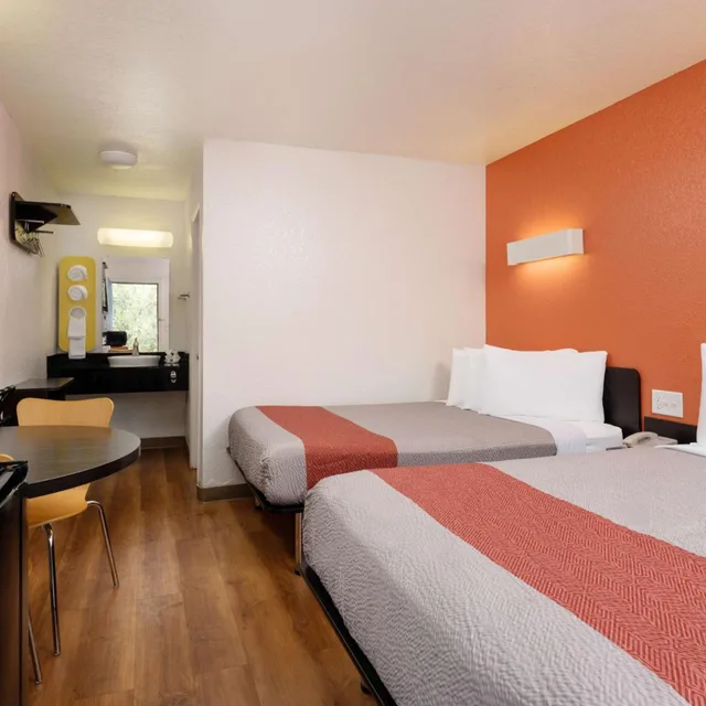 غرفة رباعية، Motel6 Camarillo, CA 4/10