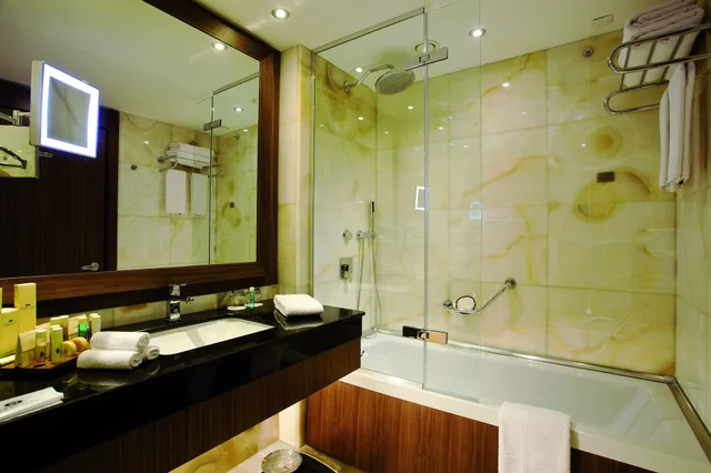 غرفة بريميوم بسريرين منفصلين، Crowne Plaza Istanbul Harbiye Hotel 10/10