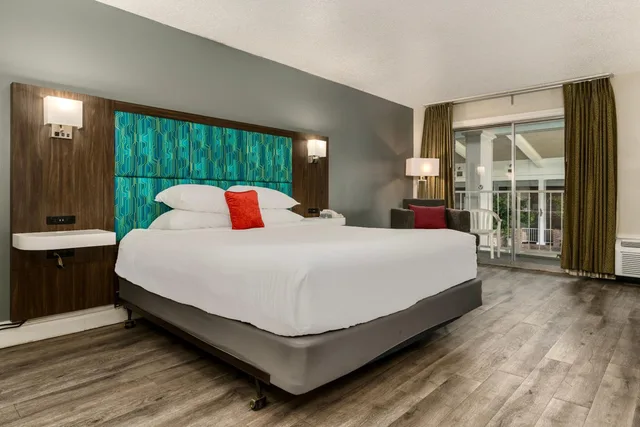 غرفة قياسية بسرير كينج، Red Lion Hotel Pocatello 2/4