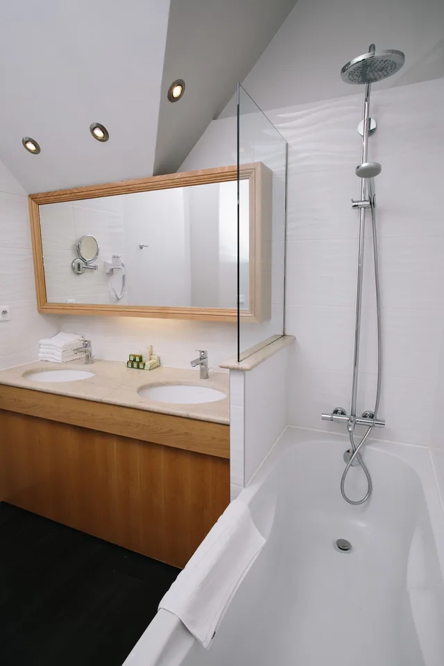 Superior, Twin Beds, Queen Bed, Relais Du Roy 5/5