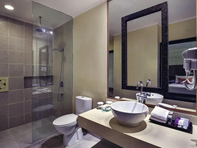 Executive, Twin Beds, Sofa, Mercure Resort Sanur 4/4