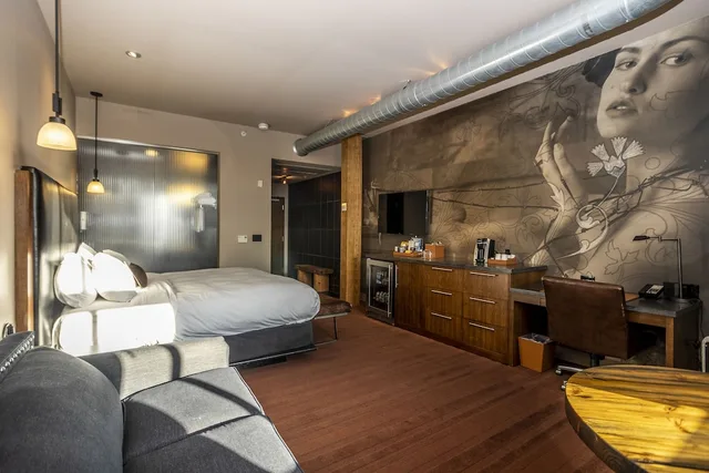 جناح استوديو بريميوم بسرير كينج بإطلالة على المدينة، The Iron Horse Hotel 5/6