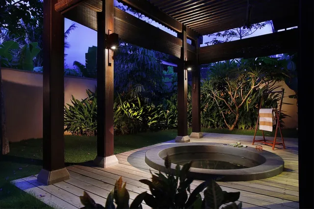 NARADA RESORT AND SPA PERFUME BAY، Wanning 17/46