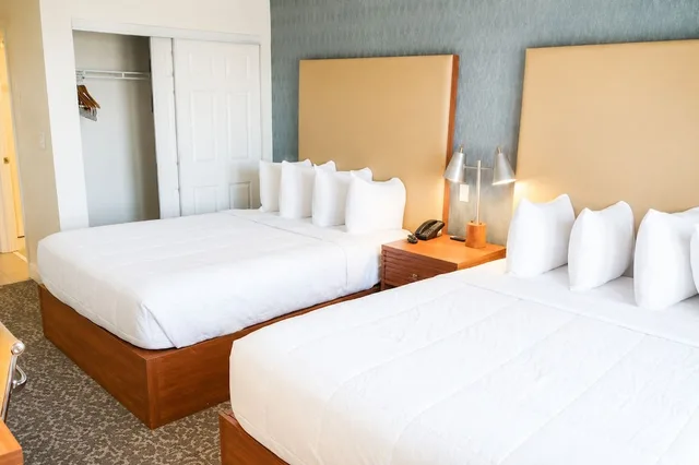 جناح بسريرين كوين بغرفتي نوم، Montreal Suites Orlando 2/3