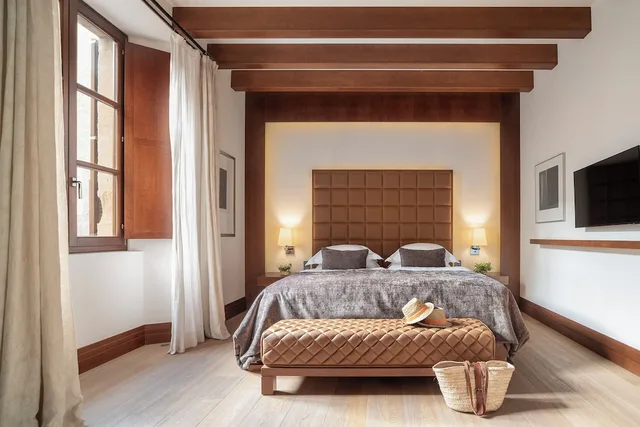 Estate, Courtyard, Queen Bed، Castell Son Claret 1/8