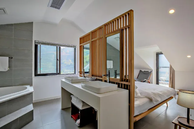 غرفة ديلوكس بسرير كينج وسرير كوين بشرفة، Hangzhou Sansu Hotel 2/2