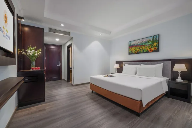 غرفة ديلوكس بسرير كينج، BlueSun Danang Beach Hotel 4/10