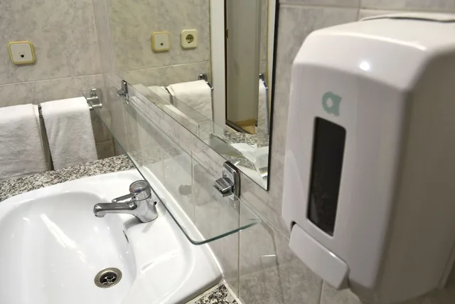 غرفة قياسية بسريرين منفصلين بشرفة، Hotel Alda Sada Marina 5/5