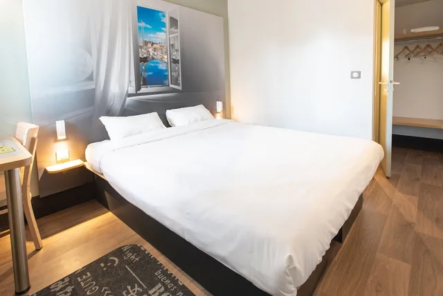 Double room, B&B Hotel Saint Malo Centre 1/4