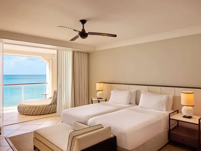 Room, Twin Beds, Ocean Front، The Fairmont Royal Pavilion 1/5