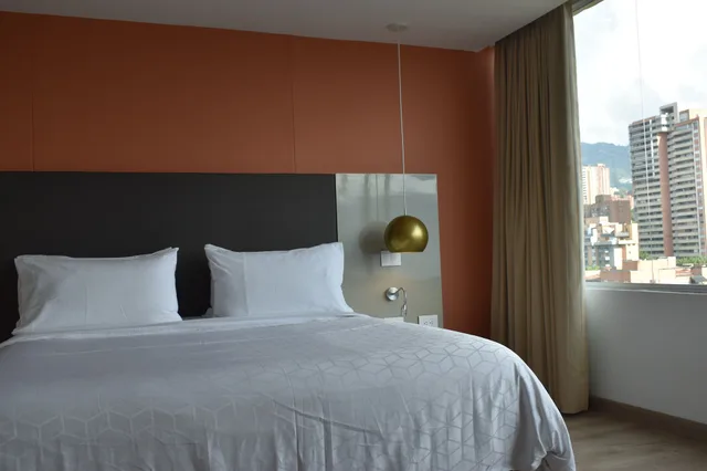 جناح بسرير كوين، HOLIDAY INN EXPRESS MEDELLIN 7/10