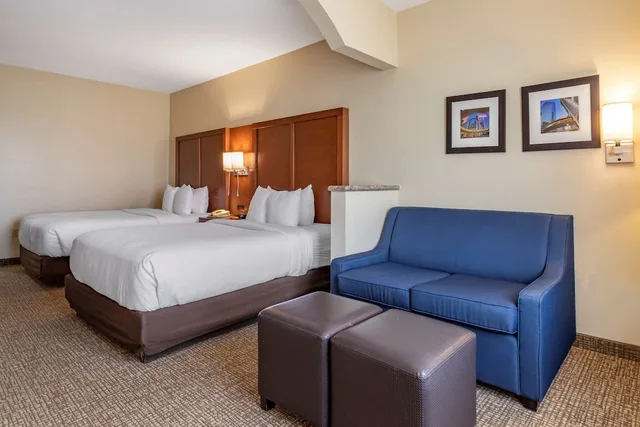 جناح بسريرين كوين مع أريكة لذوي الإعاقة، Comfort Suites Houston near Medical Center- NRG Stadium 4/6