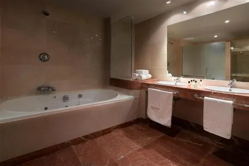 جناح جونيور مفرد، Parador Malaga Golf 1/1