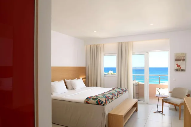 جناح جونيور بإطلالة على البحر، High Beach Resort & Spa 4/10