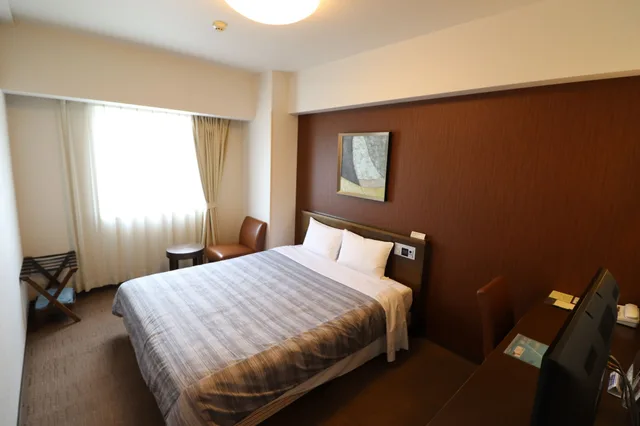 غرفة بسرير كوين للمدخنين، Hotel Route Inn Chitose Ekimae 2/5