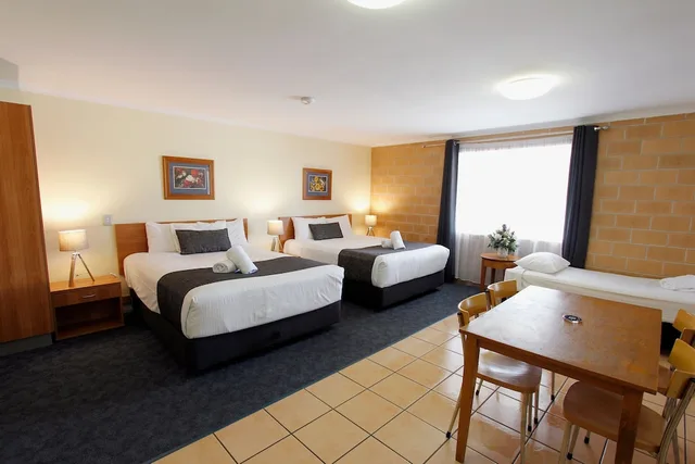 استوديو عائلي بسرير كوين وسريرين فرديين، Windmill Motel and Events Centre 3/10