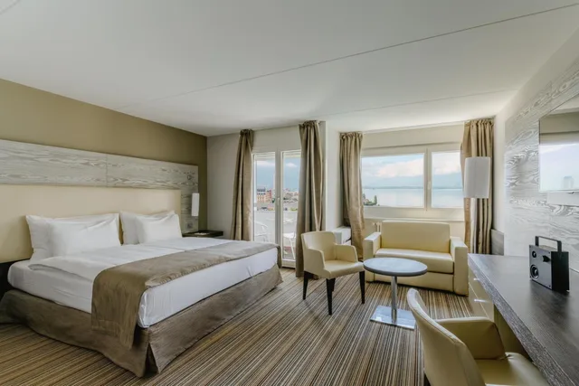 Classy, Junior Suite, Lake View, Sofa, Balcony، Hotel Mona 3/5
