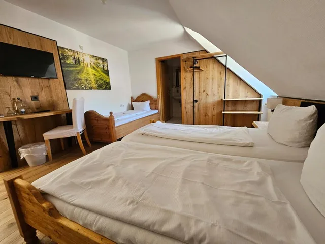 غرفة ثلاثية بسرير فردي، Hotel and Restaurant Tanne 4/8