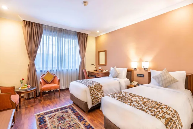 غرفة تنفيذية بسريرين منفصلين، The Soaltee Kathmandu 1/3