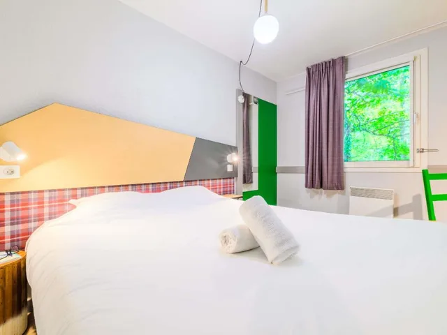 Pop, Double Bed, Garden Side، Greet Hotel Annecy Cran Gevrier 2/9