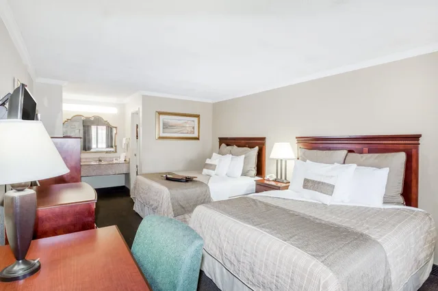 غرفة بسريرين كوين، Days Inn By Wyndham Destin 3/6