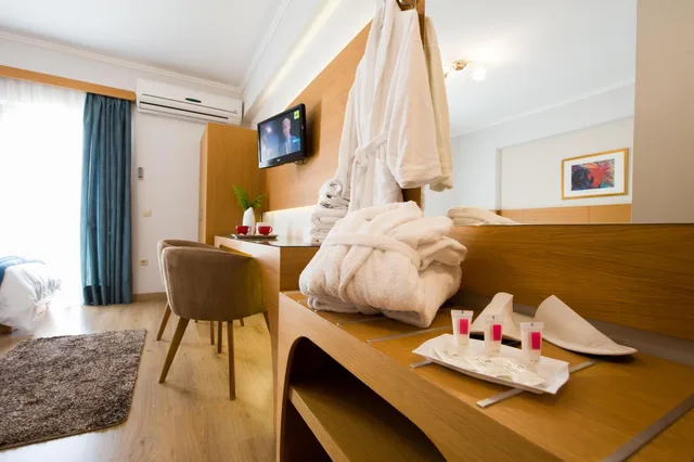 غرفة ديلوكس ثلاثية، Olympion Hotel 9/10