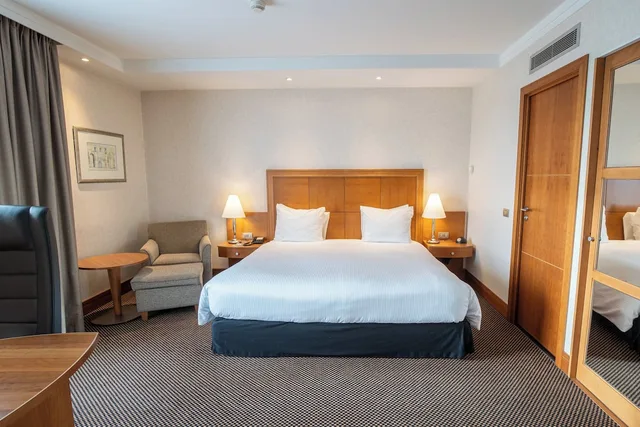 Senior, Suite, King Bed, Park View، Crowne Plaza Brussels Airport 1/8