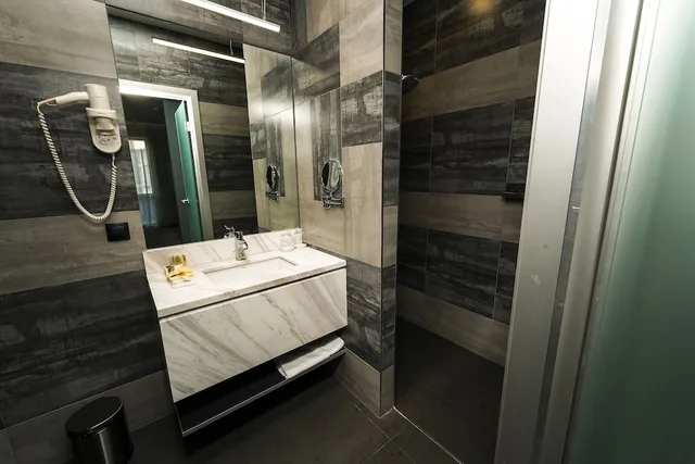 غرفة قياسية بسريرين منفصلين، Messier 53 Hotel Yerevan 3/3
