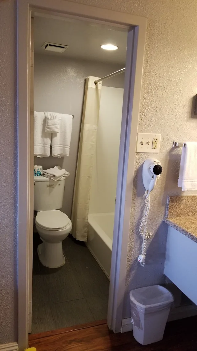 غرفة بسرير كينج، Santa Fe Inn Pueblo 1/2
