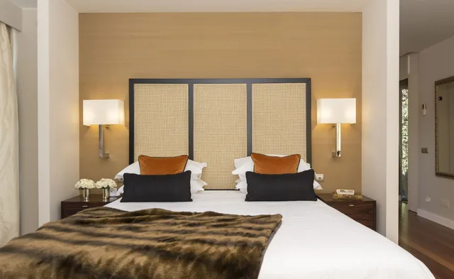 غرفة كومفورت بسرير كينج بإطلالة على المسبح مع أريكة، Cascais Casa Laranja Guesthouse 2/7