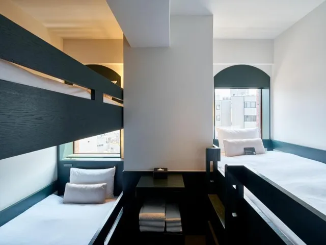 غرفة قياسية ثلاثية، Ddd Hotel 2/2