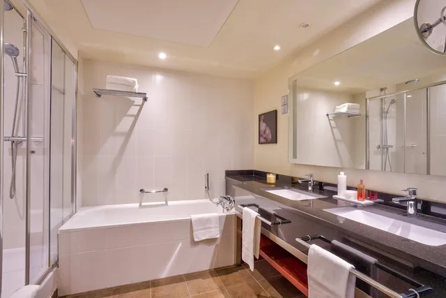 غرفة قياسية بسرير كينج، Clarion Paris CDG Airport 8/8