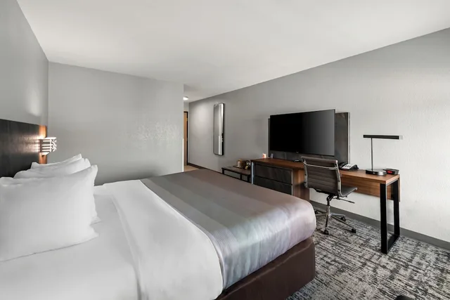 غرفة قياسية بسرير كينج، Quality Inn & Suites Manhattan 9/10