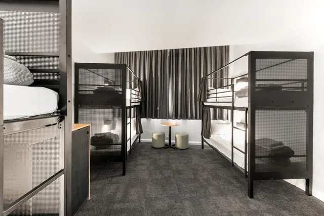 سكن مشترك بستة أسرّة للنساء بحمام مشترك، YHA Sydney Central 5/7