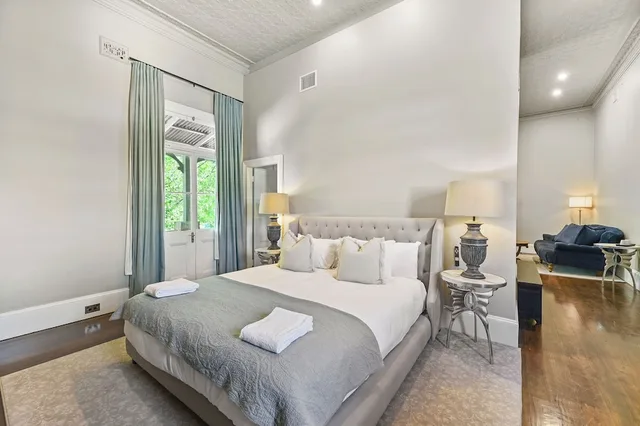 1 Bedroom, Harbor, Suite, King Bed، The Houston Hotel 2/4
