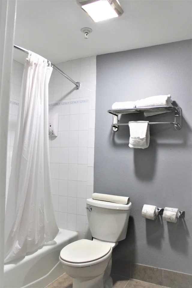 جناح كومفورت بسريرين كوين، Rancho San Diego Inn and Suites (Ex SureStay Plus Hotel by Best Western El Cajon) 5/5
