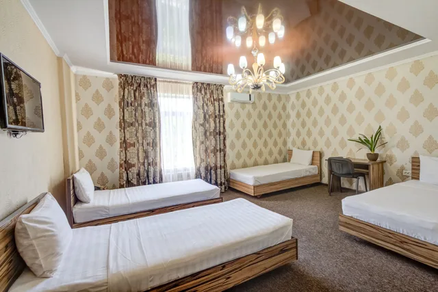 غرفة قياسية رباعية بأربعة أسرّة، Hotel Kausar 1/3
