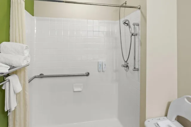 غرفة بسرير كينج لذوي الإعاقة، Sleep Inn & Suites Dripping Springs - Austin Area 5/5