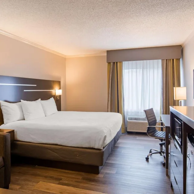 غرفة بزنس بسرير كينج، Best Western Plus Morristown Conference Center 5/8