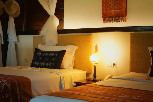 كوخ بسرير كوين وسريرين منفصلين بغرفتي نوم، Samawa Seaside Cottage 2/4