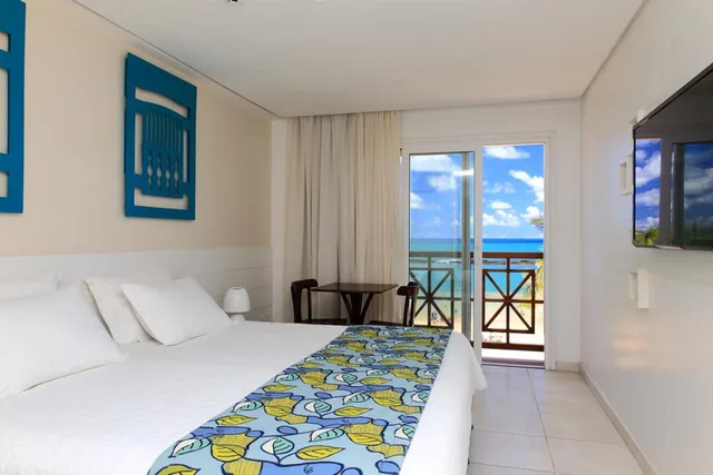 Front Sea Double Bed، Hotel Ponta Verde Praia do Frances 1/2