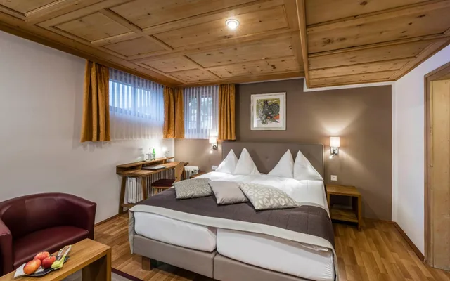 Superior, Double Bed, ROMANTIK HOTEL STERN 2/10