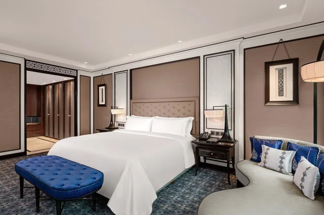 1 Bedroom, Royal, Suite, Club Lounge Access, THE ATHENEE HOTEL, A LUXURY COLLECTION HOTEL BANGKOK 2/4