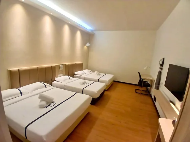5 Rooms, Family, Single Bed, 2 Queen Beds، Top Holiday Hotel 1/3