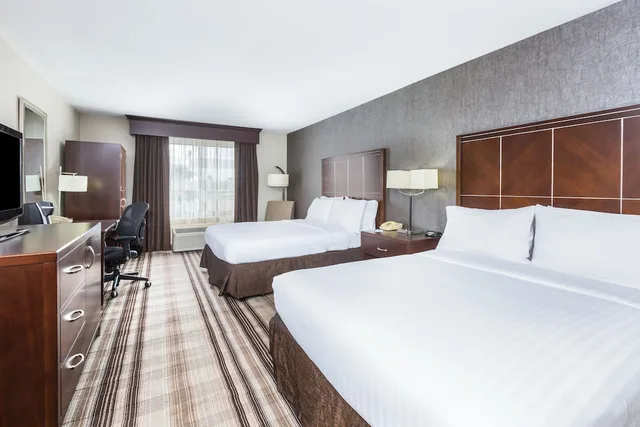 غرفة قياسية بسريرين كوين، Holiday Inn Express San Diego-Sea World Area, an IHG Hotel 2/9