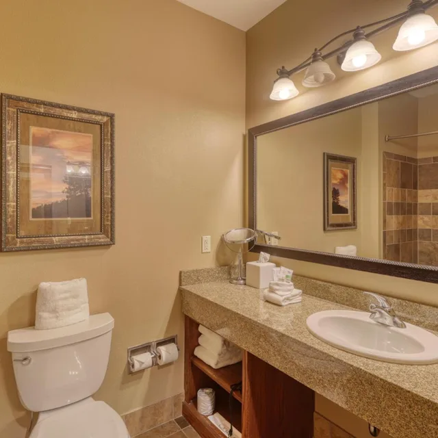 غرفة بسرير مزدوج، The Lodge At Deadwood Gaming Resort 4/6