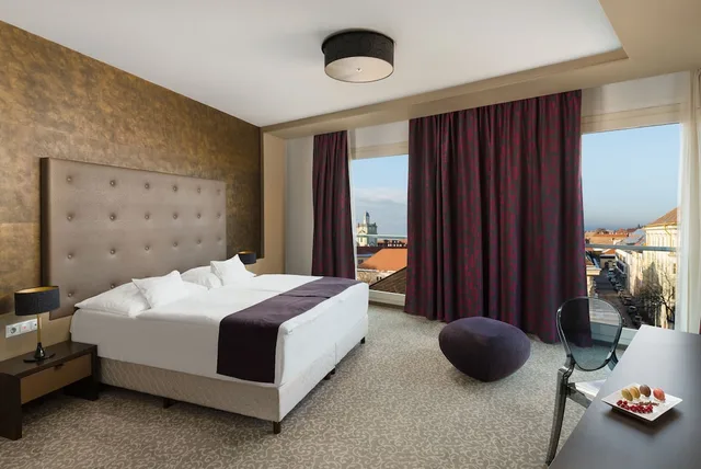 جناح ديلوكس ركني، Corso Hotel Pecs 6/9
