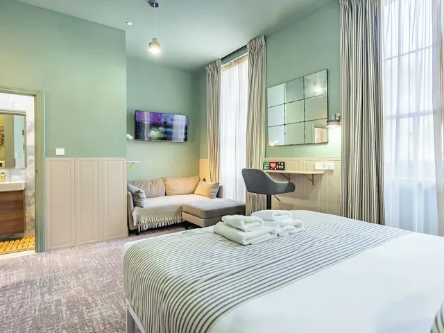 بنتهاوس بسرير كينج بإطلالة على الحديقة، The Rokxy Townhouse - Kings Cross 1/10