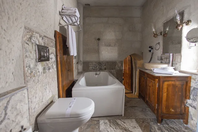 غرفة عائلية بسرير كينج وسرير فردي، Maccan Cave Hotel 3/6